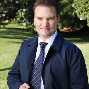 Dr Sam Kovac